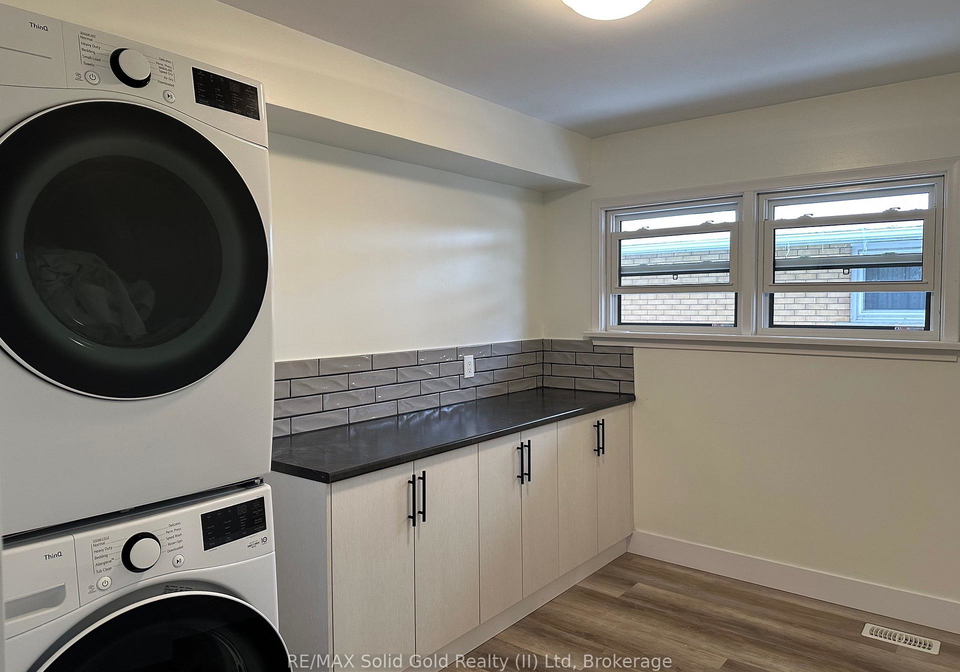 27-winslow-drive-kitchener-ontario-x12084669