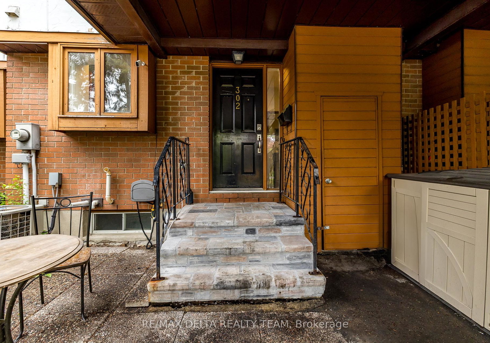 302-lafontaine-avenue-ottawa-ontario-x12084909