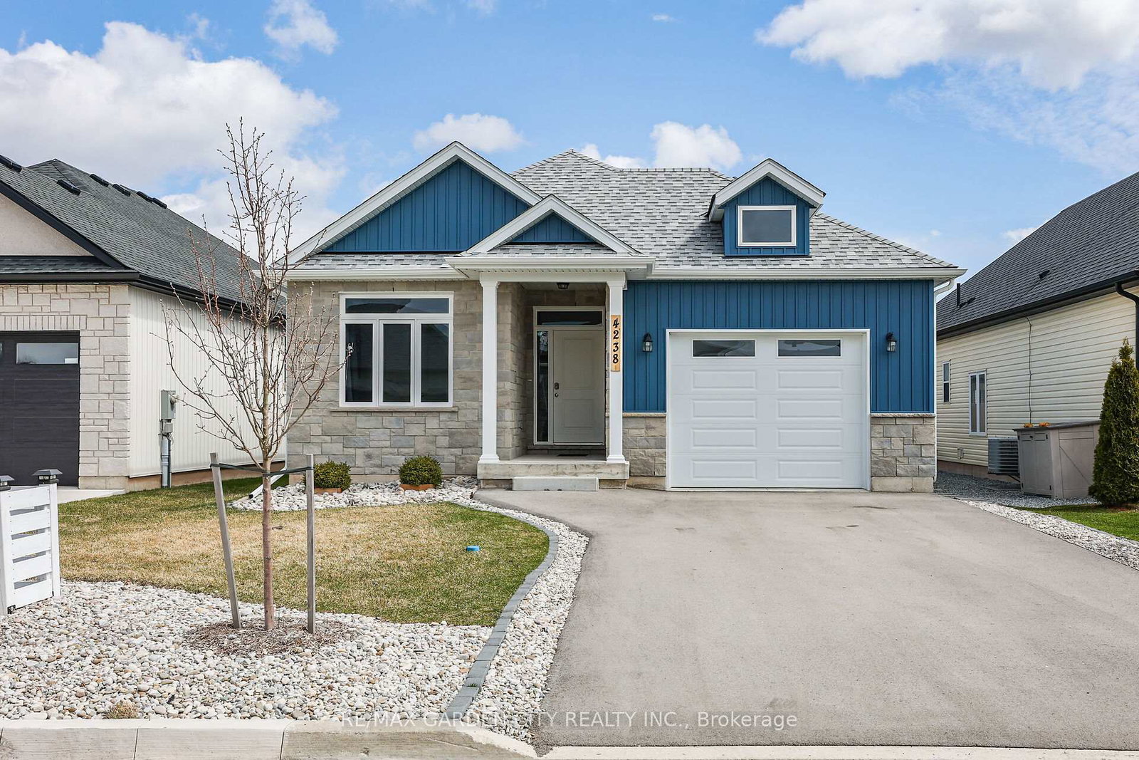 4238-village-creek-drive-fort-erie-ontario-x12084955
