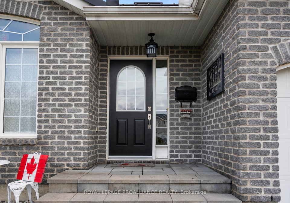 21-loyalist-place-brockville-ontario-x12085345