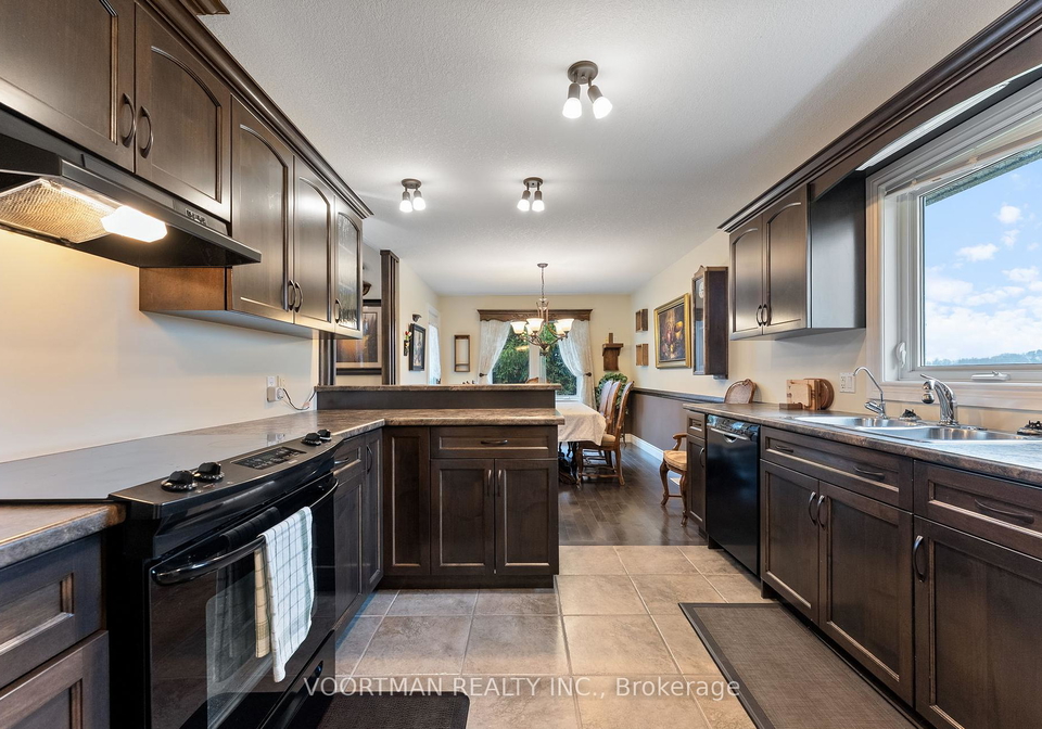 112-willowdale-crescent-norfolk-ontario-x12085821