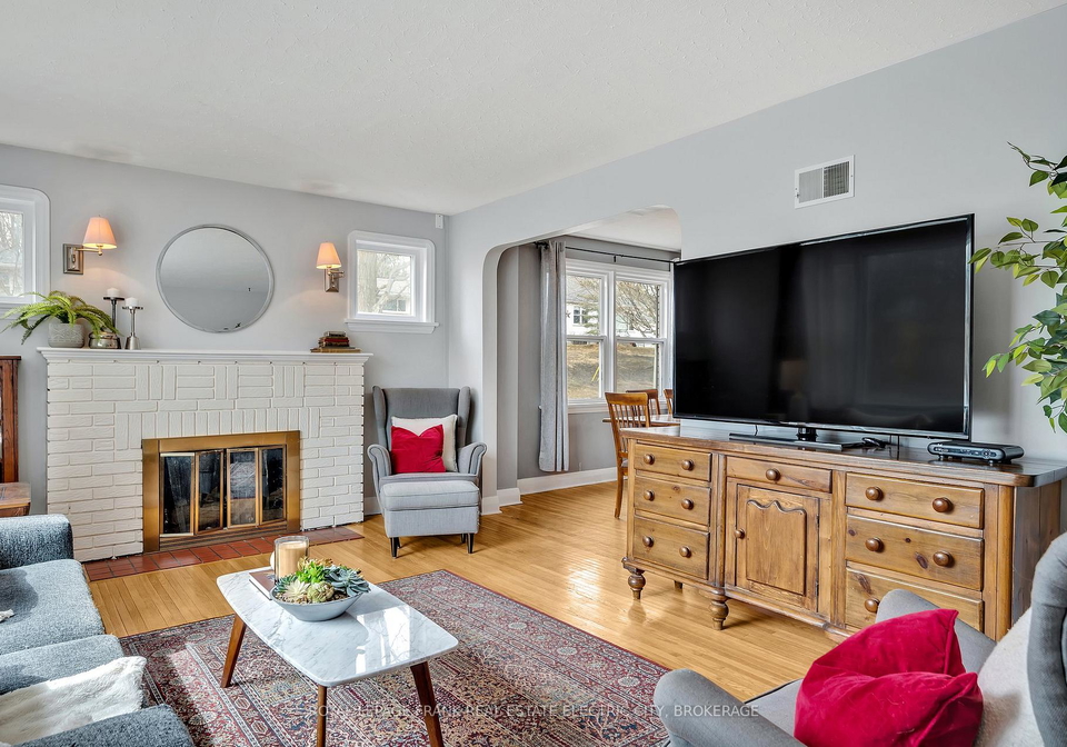 650-sherbrooke-street-peterborough-ontario-x12086529