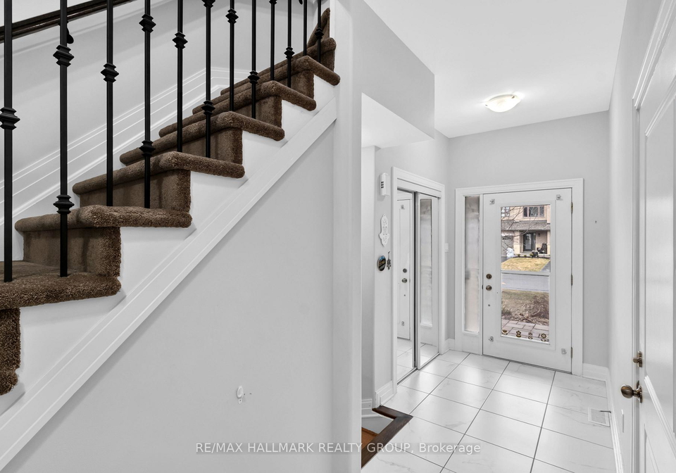 128-woodhurst-crescent-ottawa-ontario-x12087025