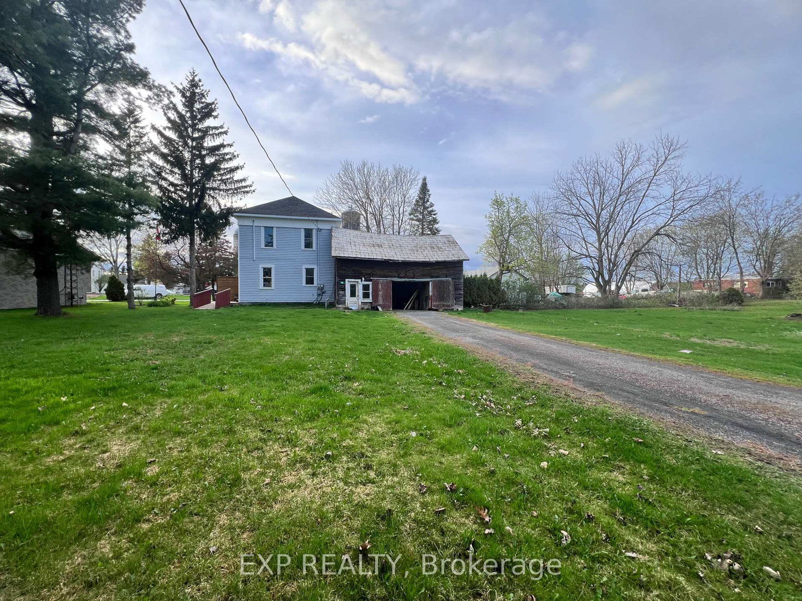 3-bergin-street-e-north-stormont-ontario-x12087638