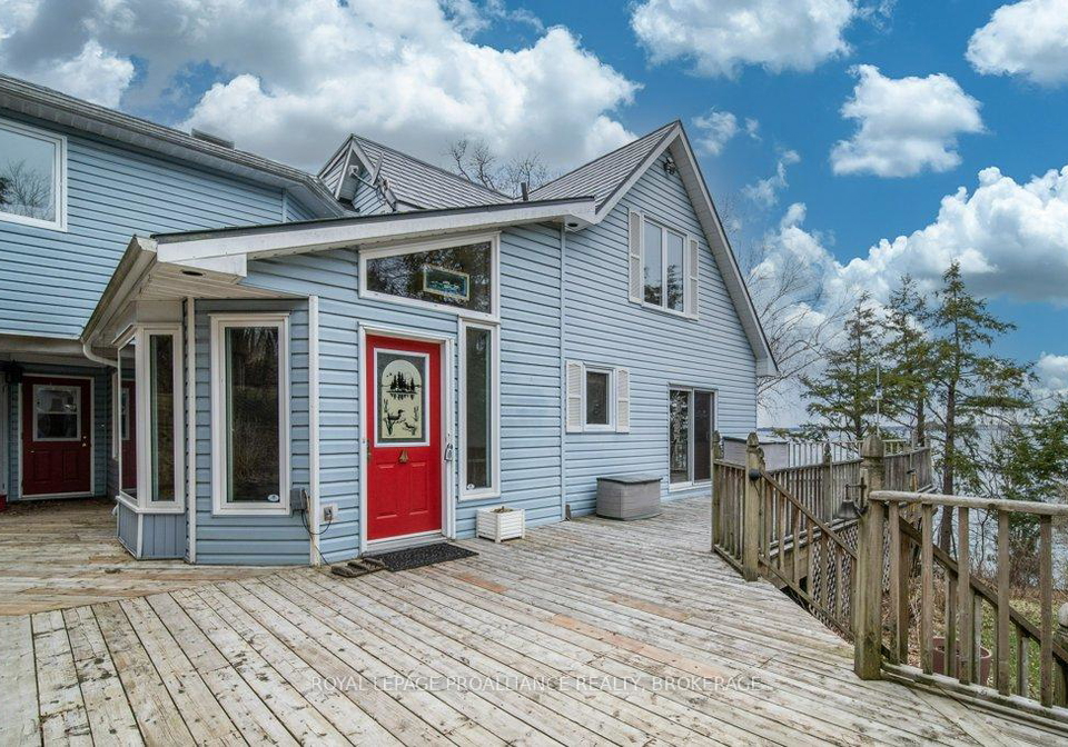 6058-highway-96-frontenac-islands-ontario-x12088569