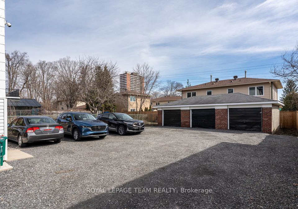 663-tweedsmuir-avenue-ottawa-ontario-x12089330
