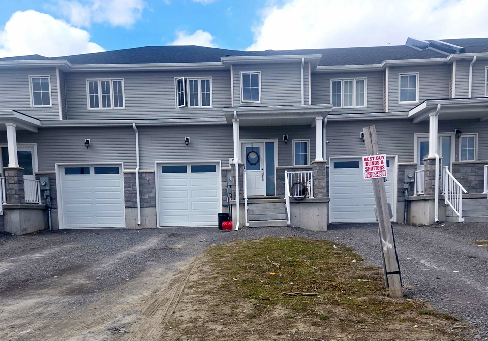 13-glacier-crescent-belleville-ontario-x12090350