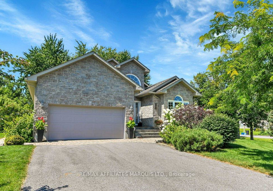 6798-riverview-drive-south-glengarry-ontario-x12090604