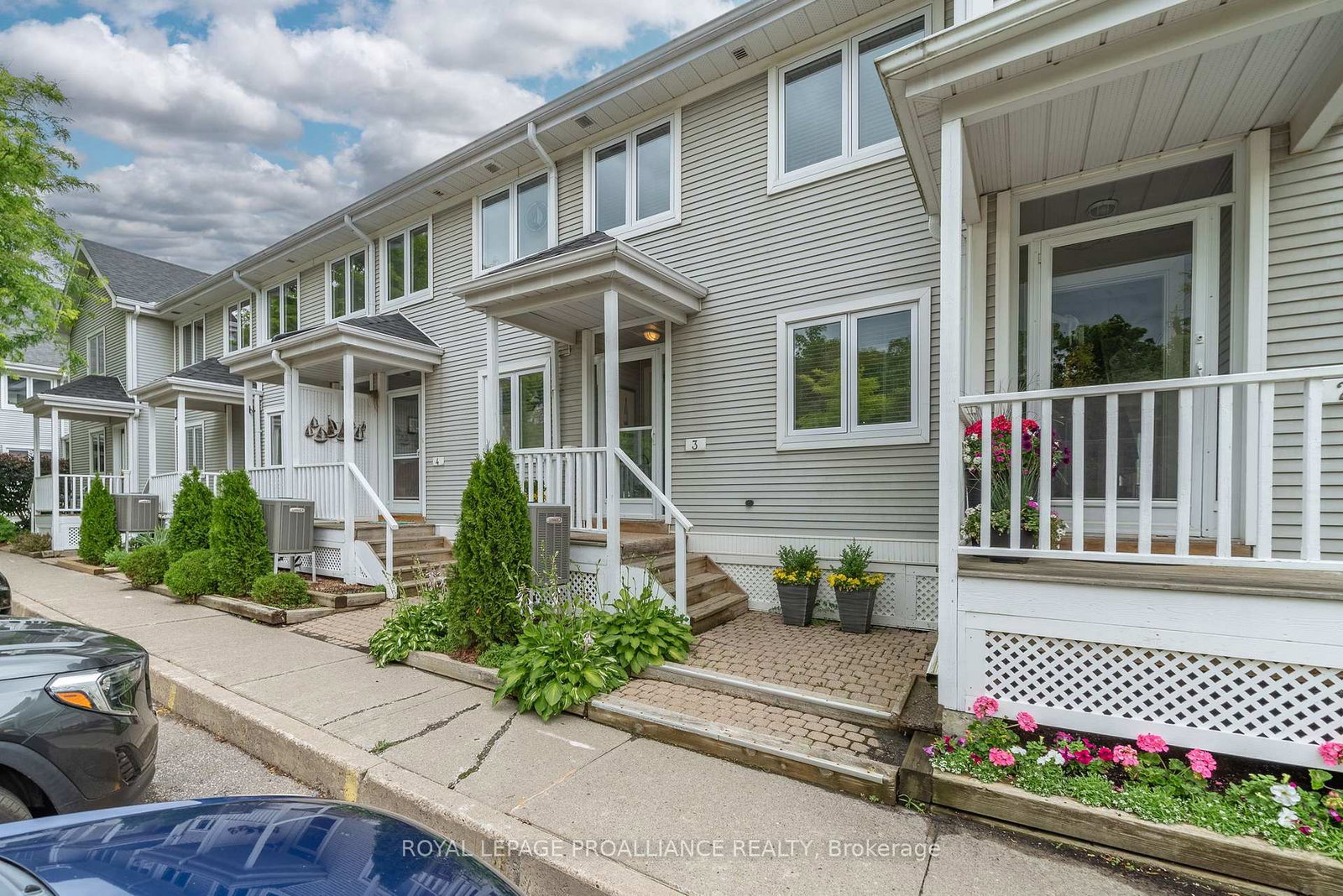 1-mortimer-street-prince-edward-county-ontario-x12090635