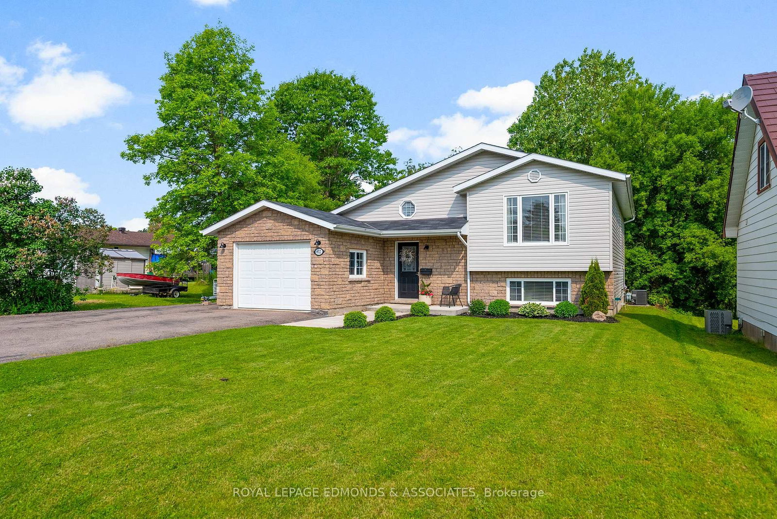 612-fairview-avenue-s-laurentian-valley-ontario-x12092814