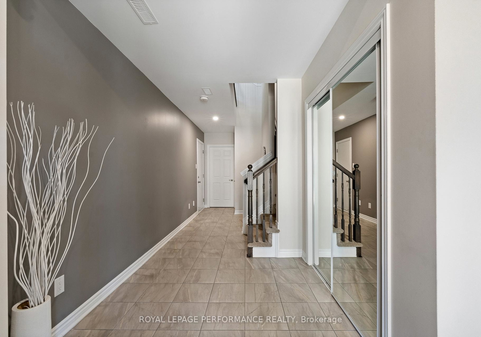 823-kiniw-private-ottawa-ontario-x12092960
