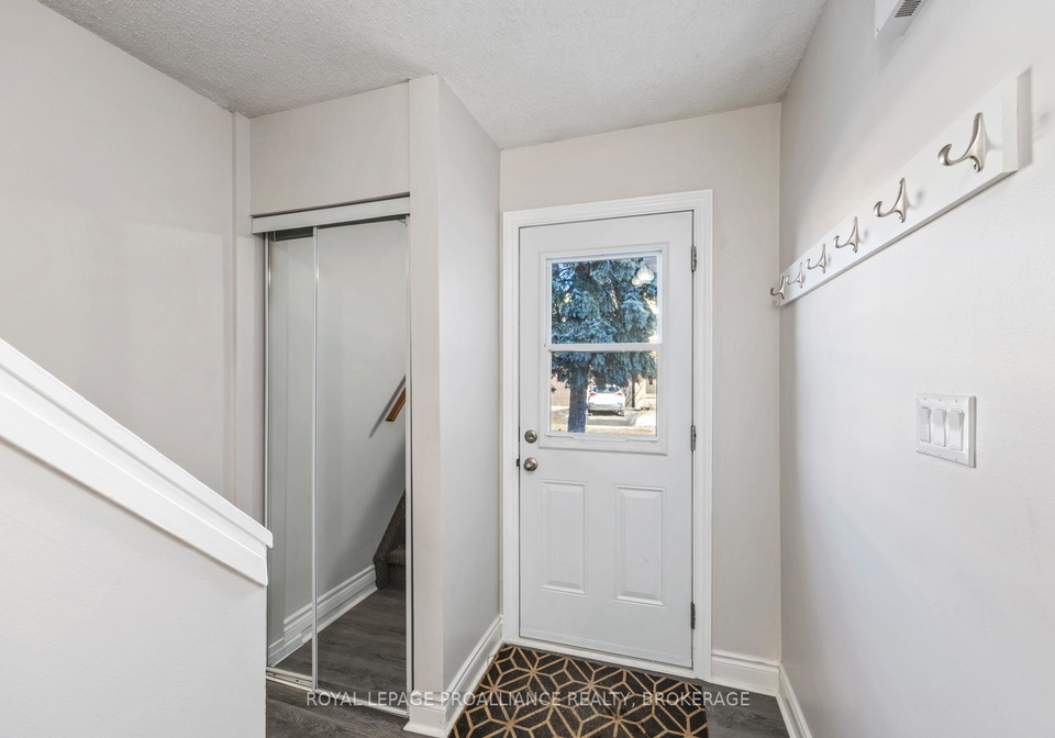 823-datzell-lane-kingston-ontario-x12093096