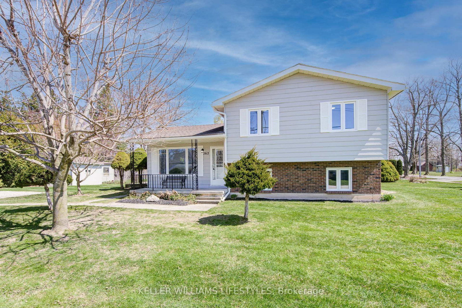 262-delaware-street-north-middlesex-ontario-x12093168