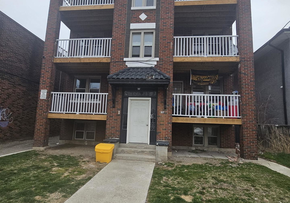 917-main-street-e-hamilton-ontario-x12094300