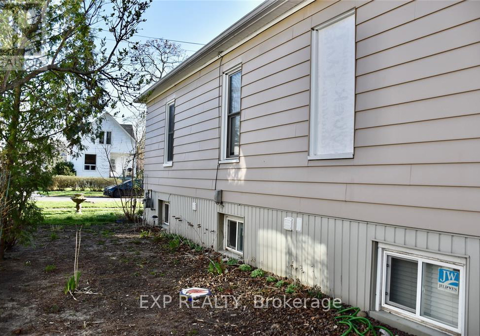 408-cromwell-street-sarnia-ontario-x12099285