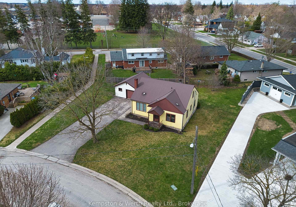 11-churchill-drive-north-perth-ontario-x12099578