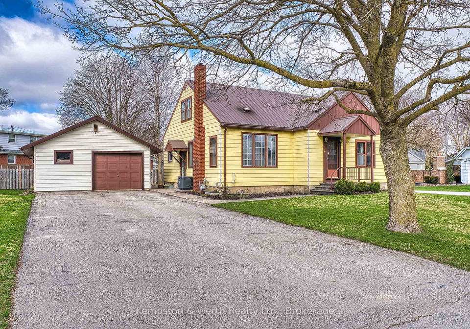 11-churchill-drive-north-perth-ontario-x12099578