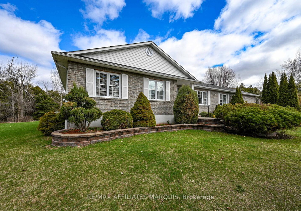 10-tudor-circle-rideau-lakes-ontario-x12100360