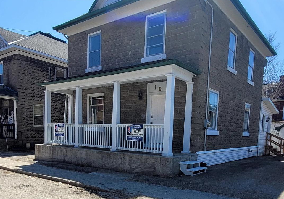 10-ogden-avenue-smith-falls-ontario-x12101011