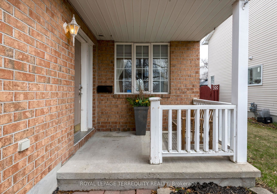 32b-woodford-way-ottawa-ontario-x12101038