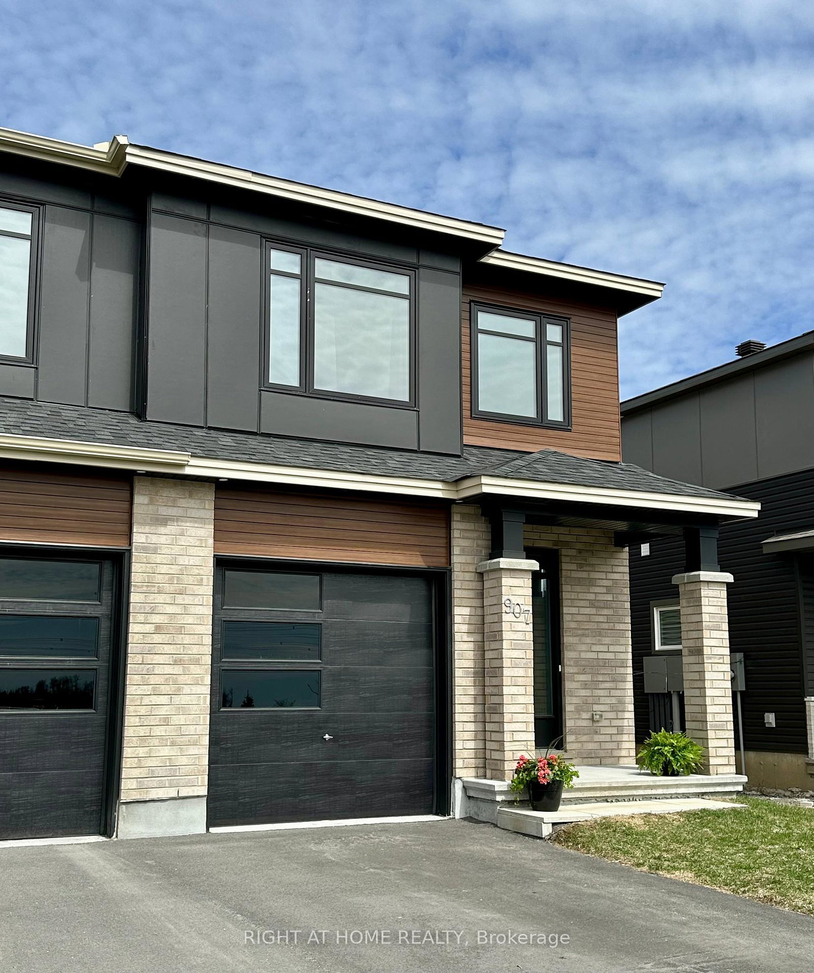 907-orvieto-way-ottawa-ontario-x12101183