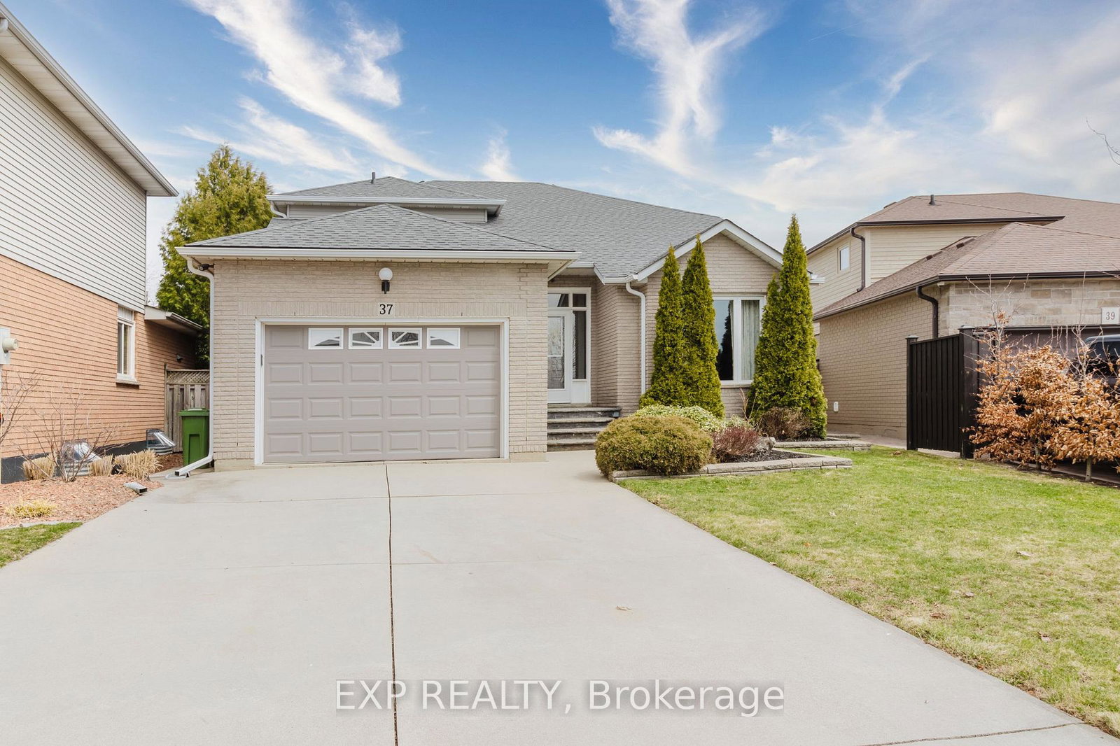 37-springgarden-crescent-hamilton-ontario-x12103215