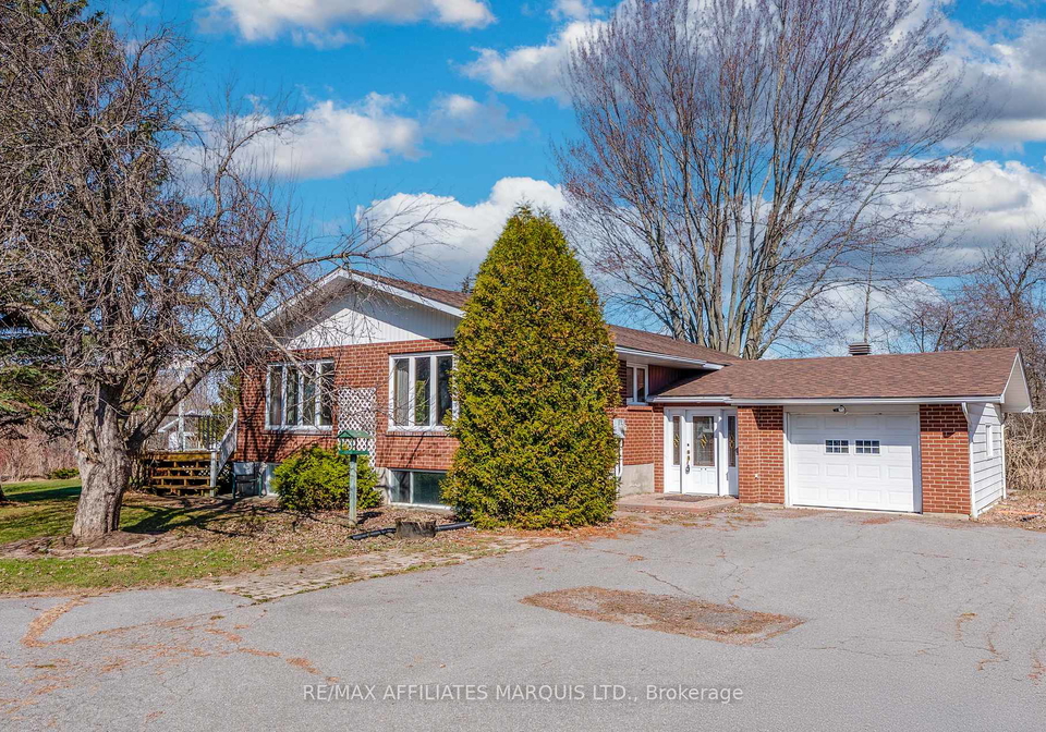10984-county-road-2-south-dundas-ontario-x12104009