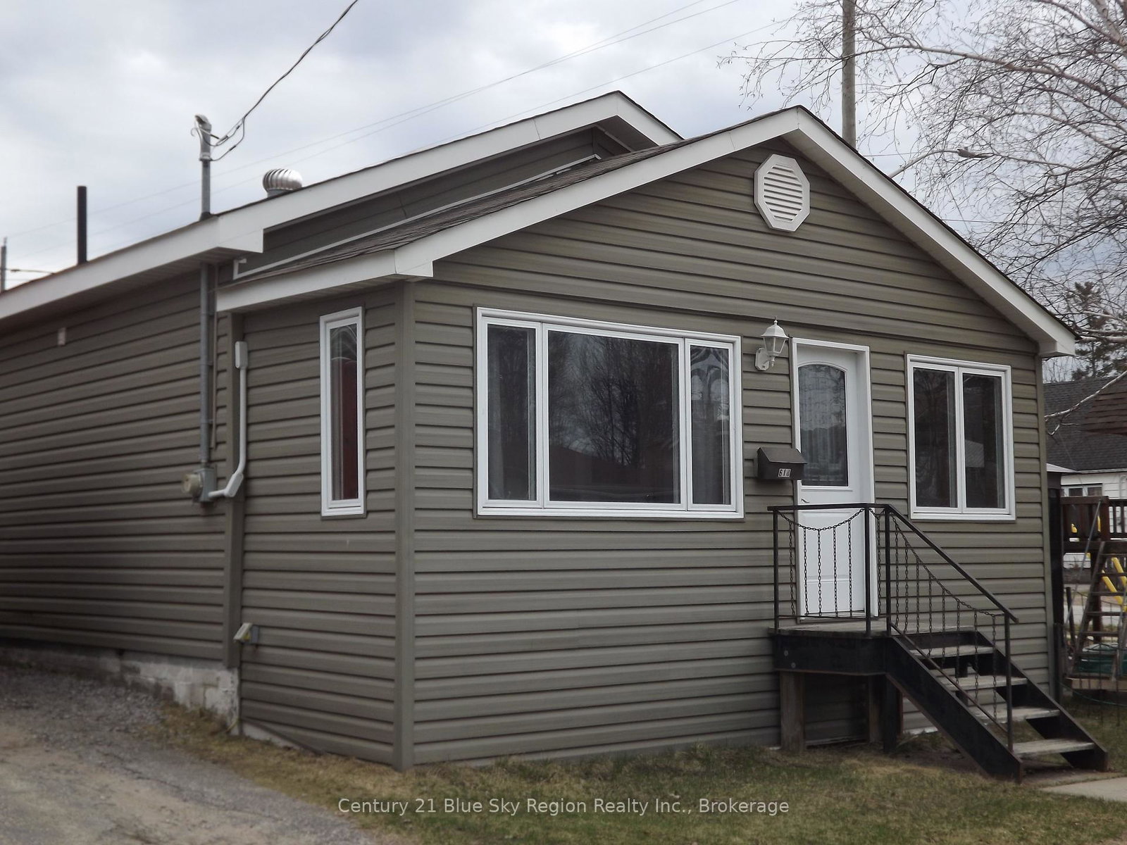 618-hardy-street-north-bay-ontario-x12104042