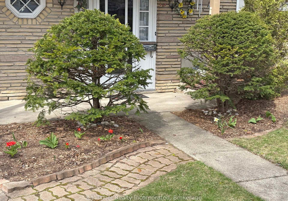 208-palmerston-street-goderich-ontario-x12104379