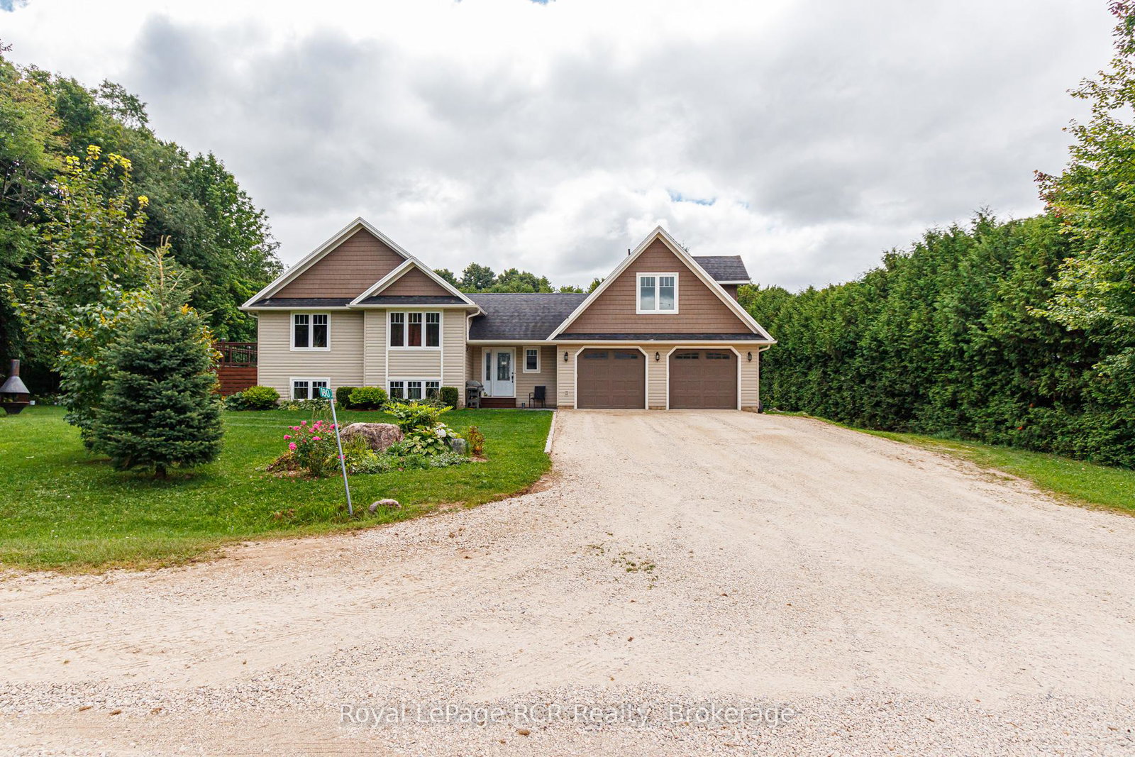180-raglan-street-grey-highlands-ontario-x12104906