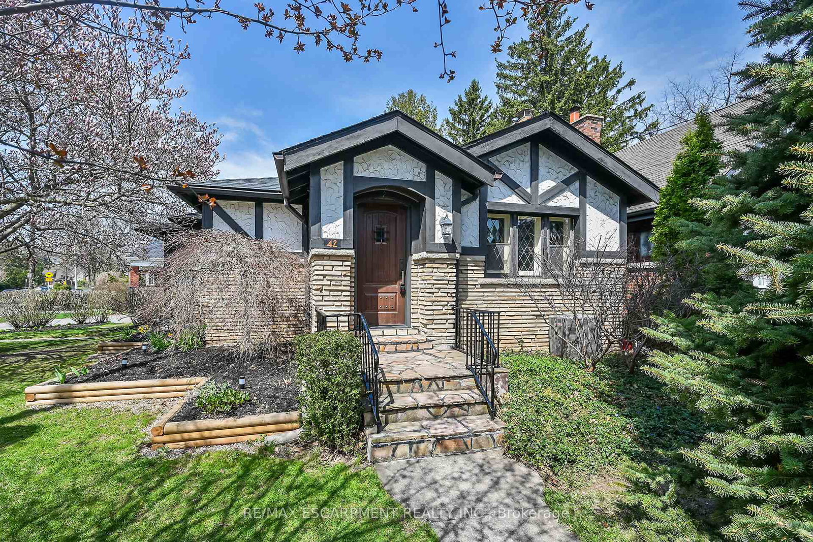 42-newton-avenue-hamilton-ontario-x12105526