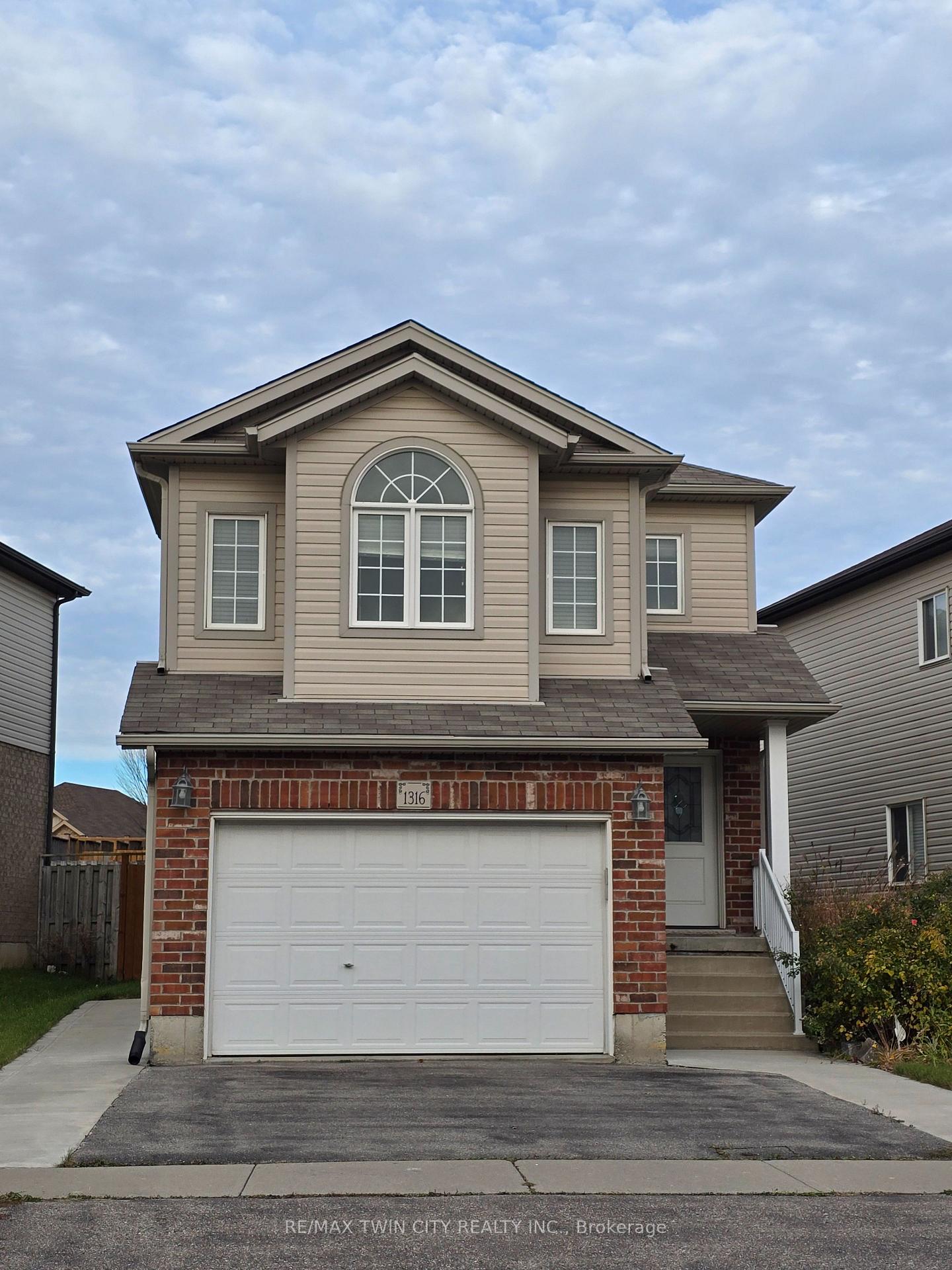 1316-countrystone-drive-waterloo-ontario-x12106586