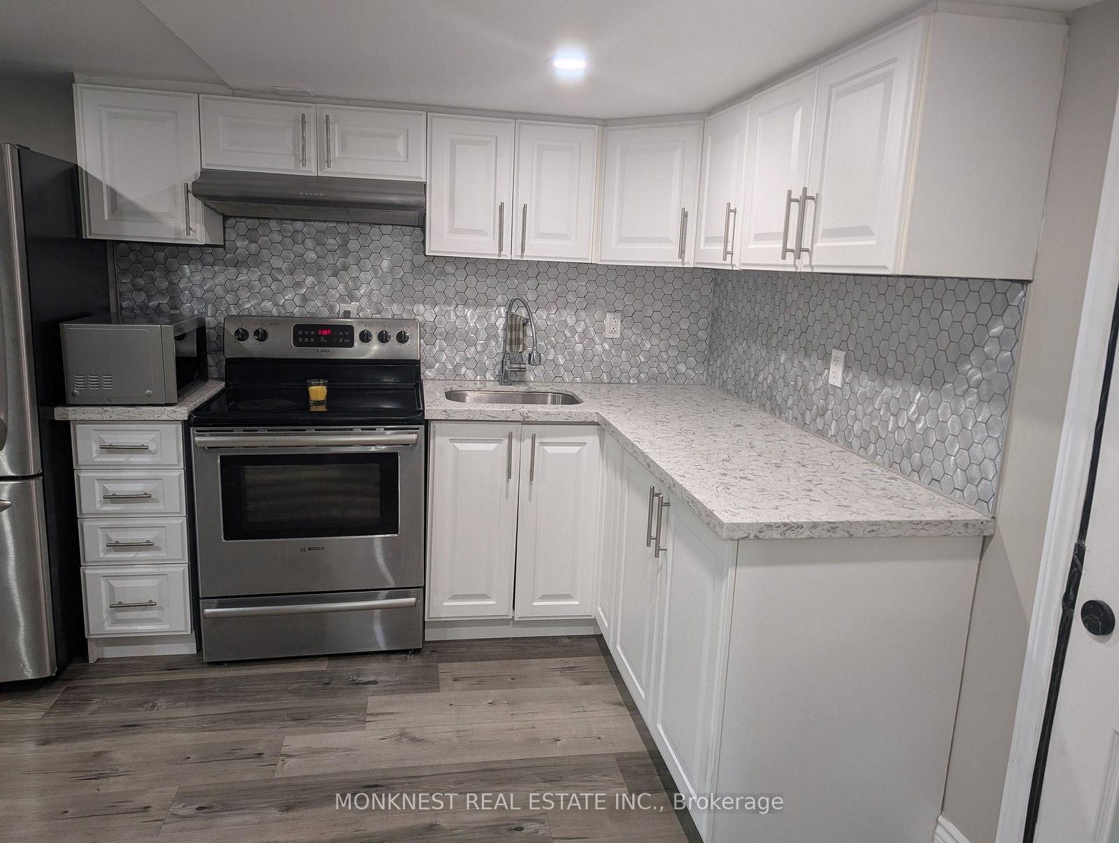 511-queensdale-avenue-hamilton-ontario-x12107176