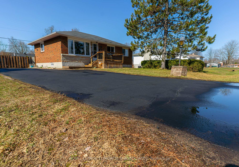 641-pine-street-petawawa-ontario-x12107253