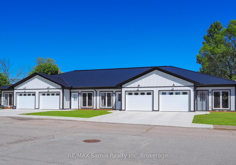 3250-river-street-brooke-alvinston-ontario-x12108437