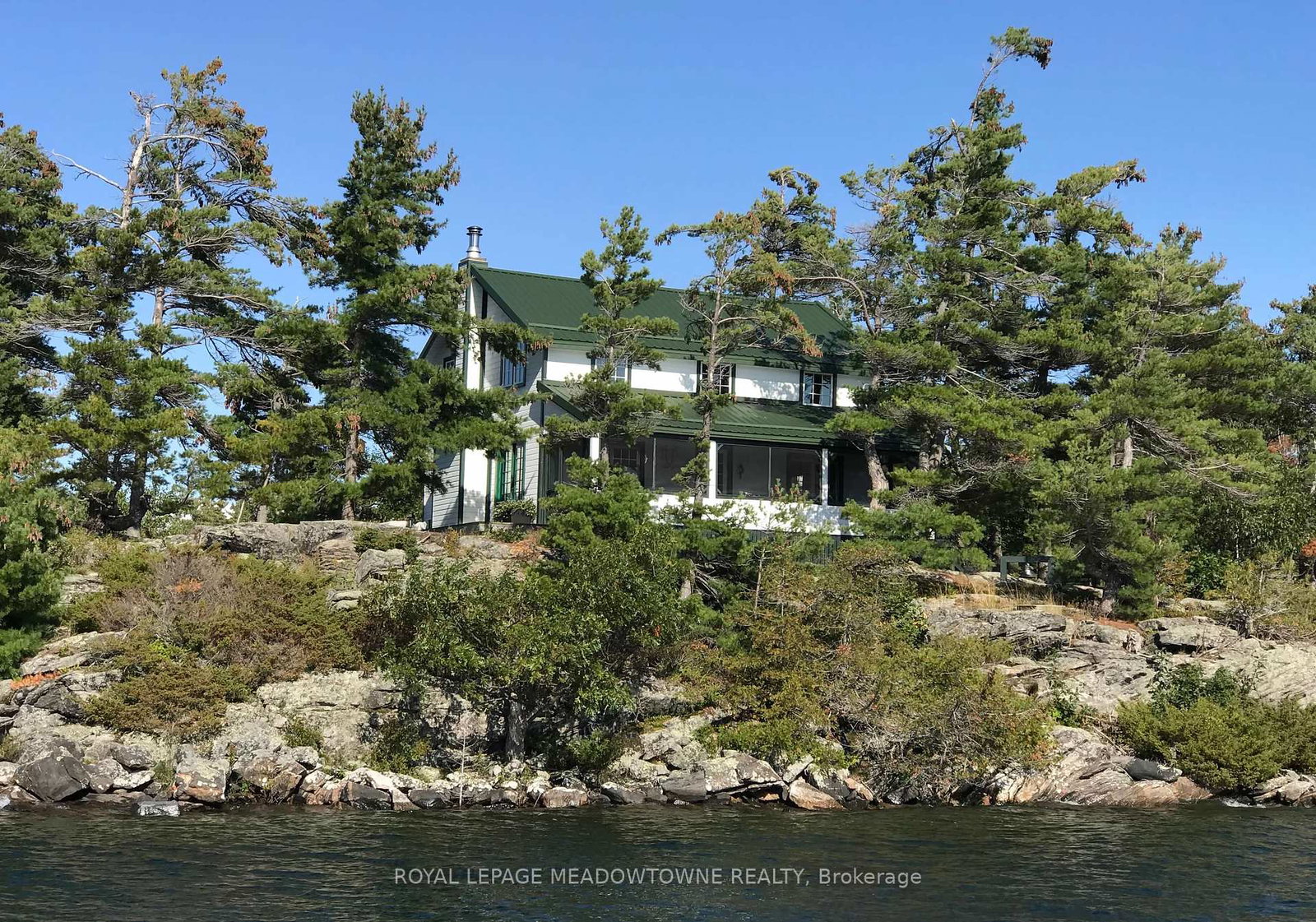 1gb467-porcupine-island-the-archipelago-ontario-x12108651