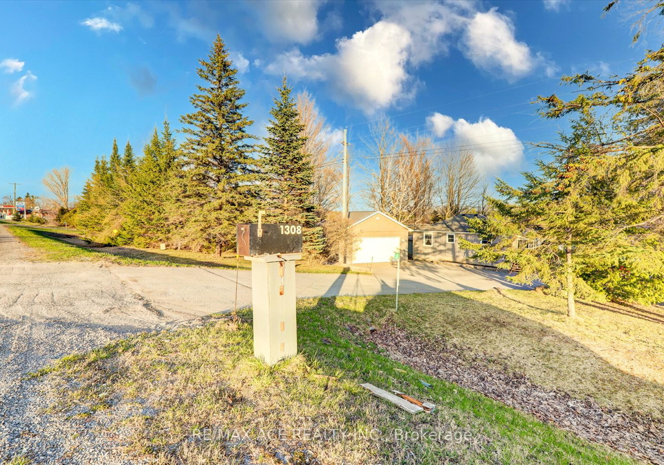 1308-portage-road-kawartha-lakes-ontario-x12109038