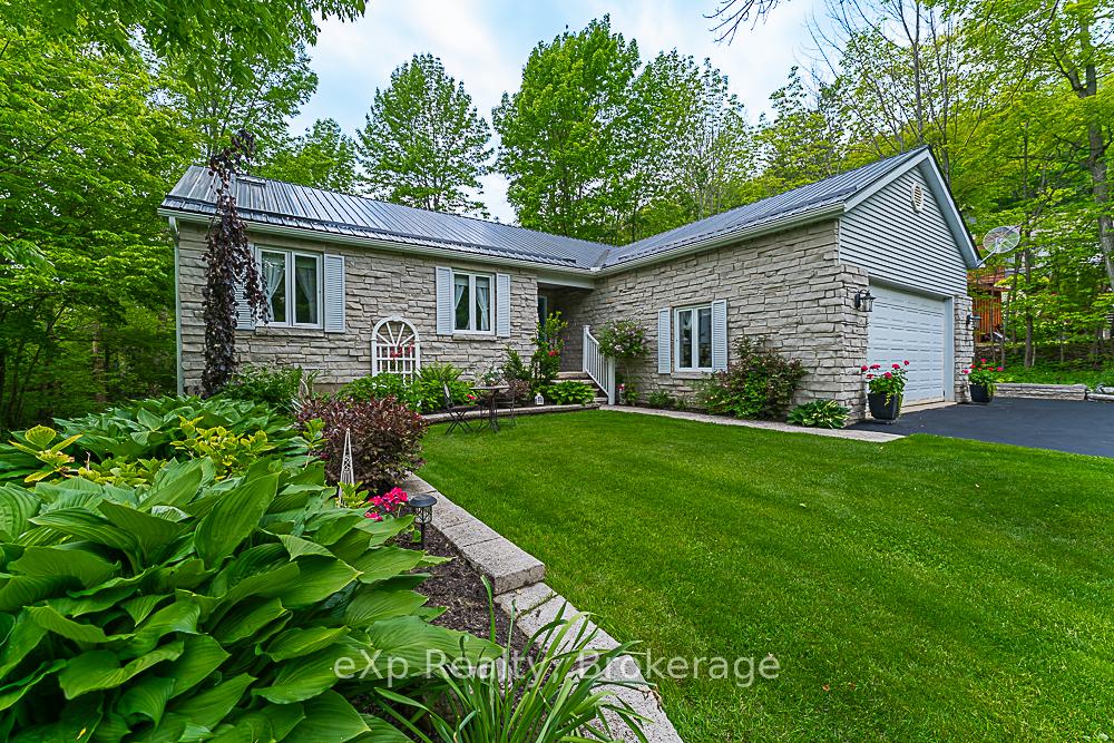 5-15th-avenue-south-bruce-peninsula-ontario-x12109285
