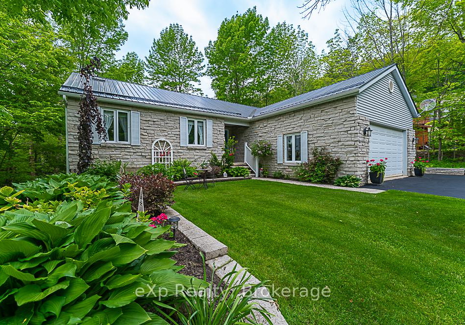 5-15th-avenue-south-bruce-peninsula-ontario-x12109285