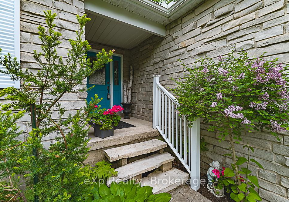 5-15th-avenue-south-bruce-peninsula-ontario-x12109285