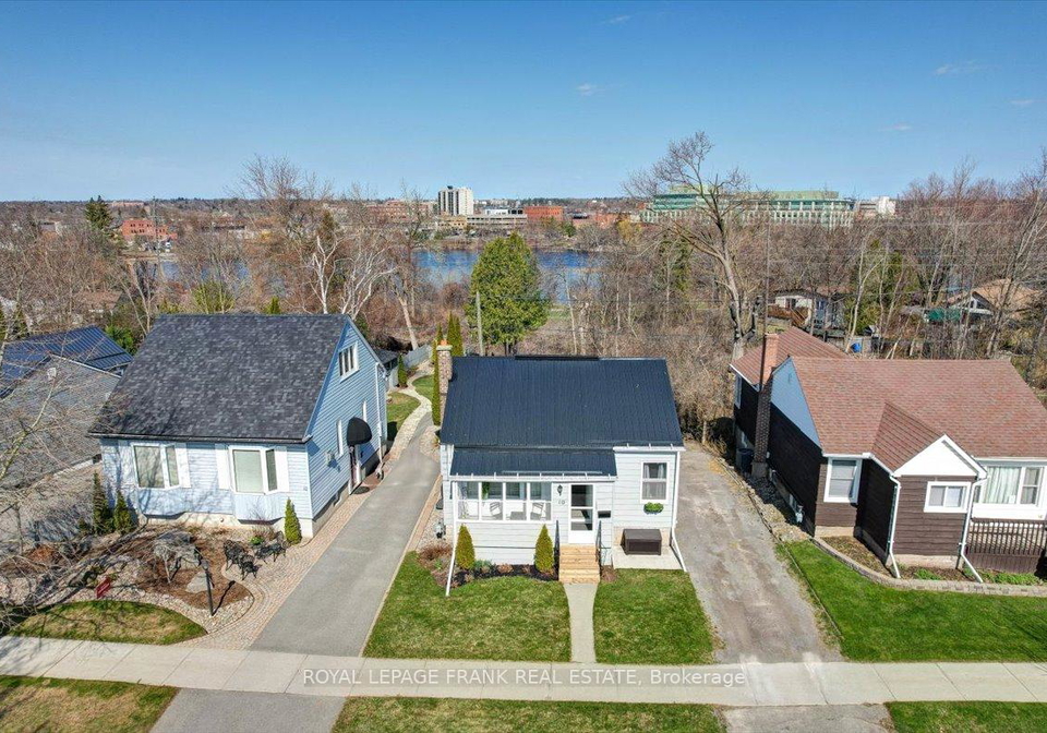 10-edgewater-boulevard-peterborough-east-ontario-x12109536