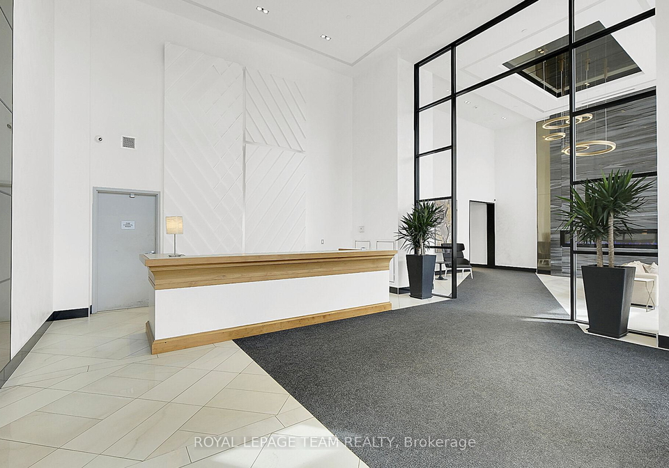 255-bay-street-ottawa-ontario-x12109838