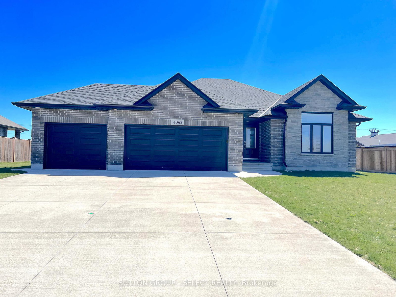 4062-van-bree-drive-plympton-wyoming-ontario-x12110221