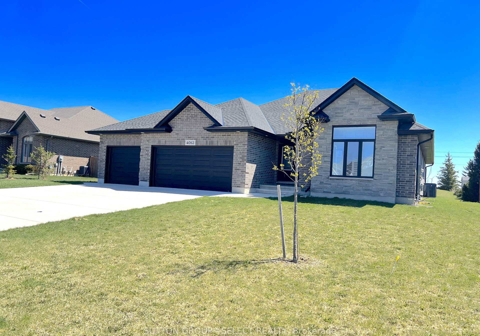 4062-van-bree-drive-plympton-wyoming-ontario-x12110221