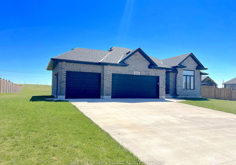 4062-van-bree-drive-plympton-wyoming-ontario-x12110221