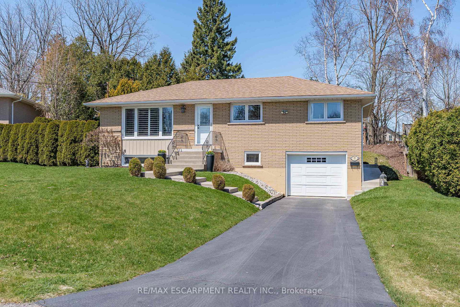 77-hill-crest-hamilton-ontario-x12110229