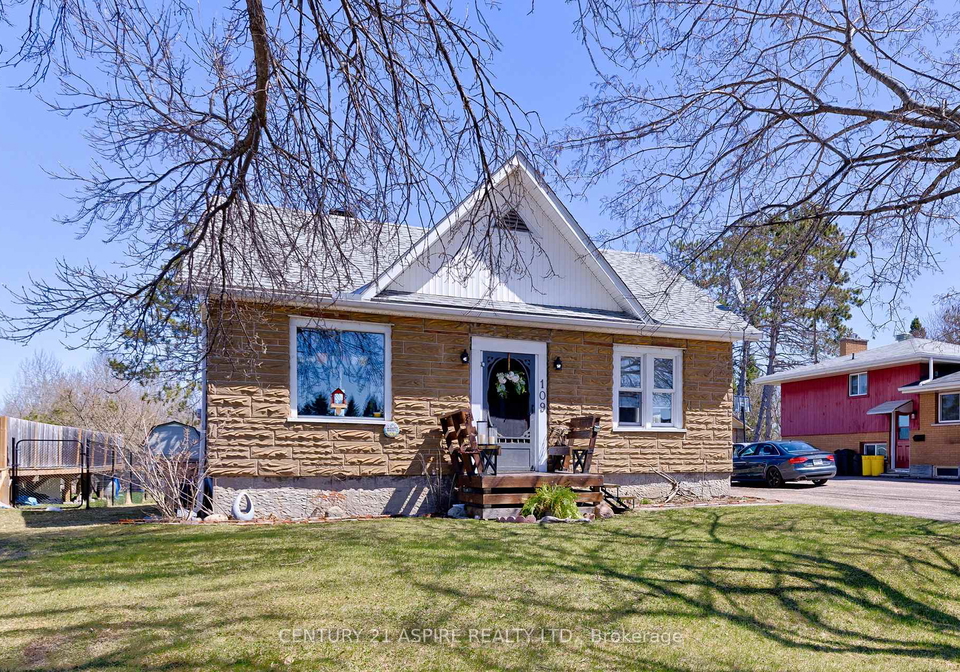 109-golf-course-road-laurentian-valley-ontario-x12110610