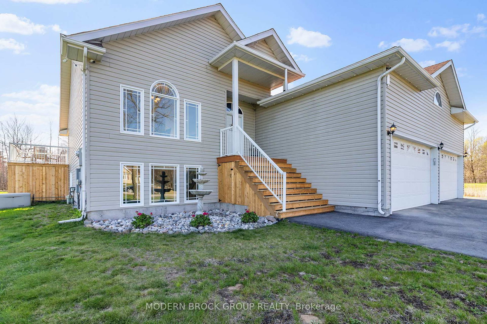 1444-maplewood-drive-elizabethtown-kitley-ontario-x12111000