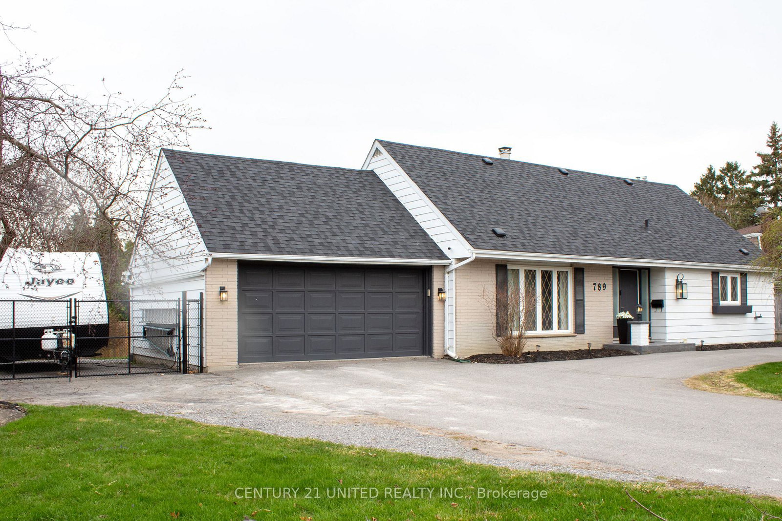 789-parkhill-road-w-peterborough-west-ontario-x12111370