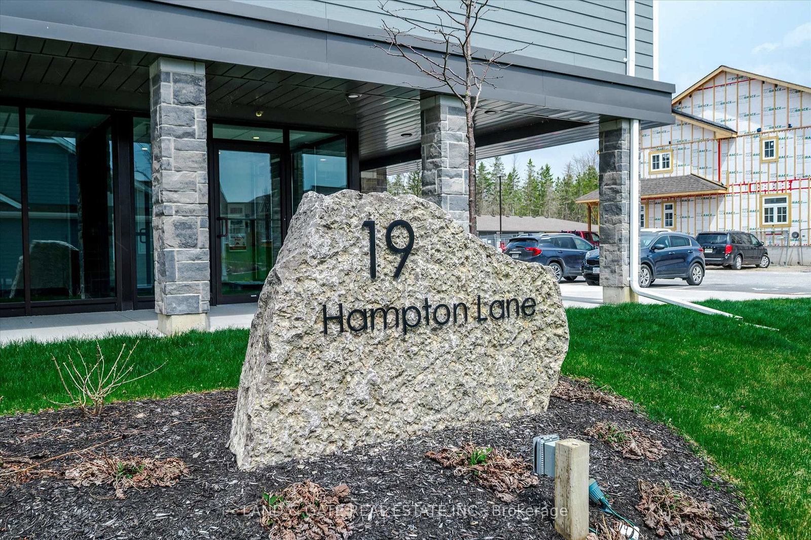 19-hampton-lane-selwyn-ontario-x12111924